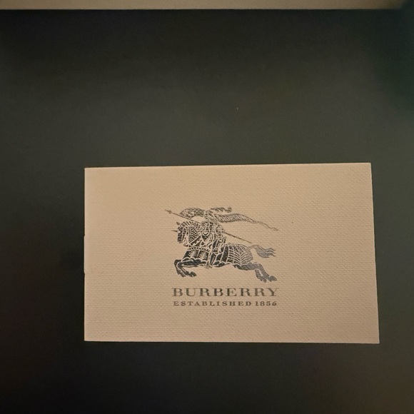 Burberry sunglasses - Picture 9 of 9